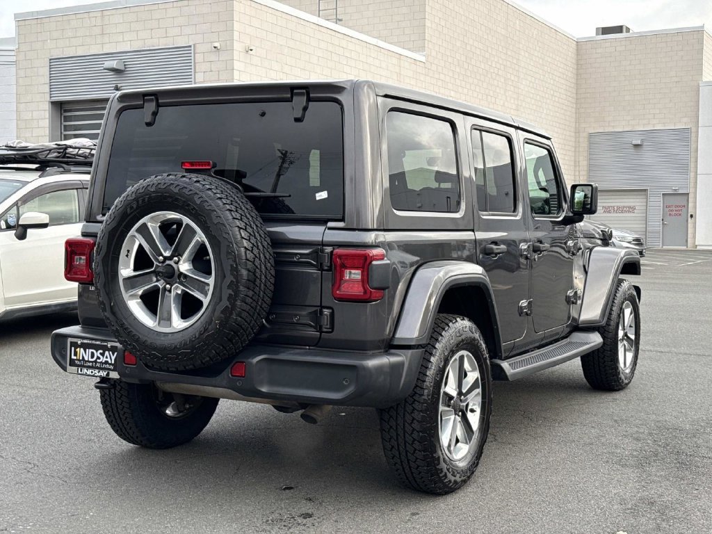 Used 2018 Jeep Wrangler Unlimited Sahara AWD/4WD image 3