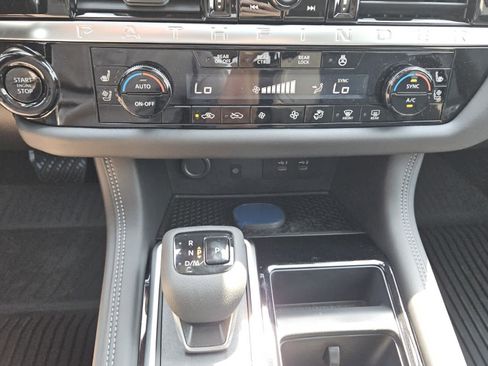 New 2026 Nissan Pathfinder Platinum FWD image 10