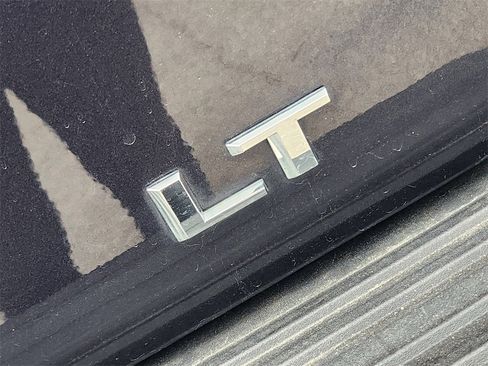 Certified 2024 Chevrolet Suburban LT image 11