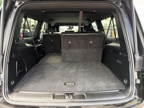 Used 2023 Jeep Wagoneer L Series II AWD/4WD image 5
