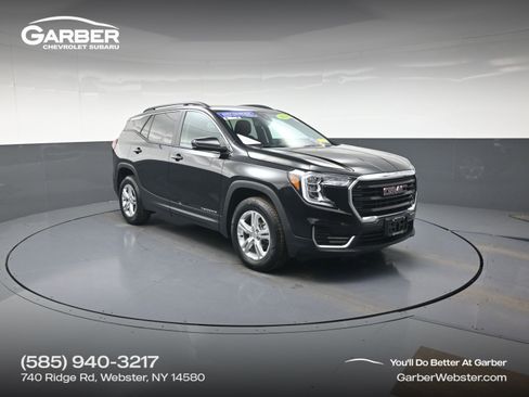 Used 2024 GMC Terrain SLE w/ Driver Convenience Package image 1