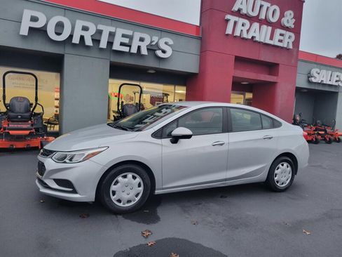 Used 2018 Chevrolet Cruze LS image 6