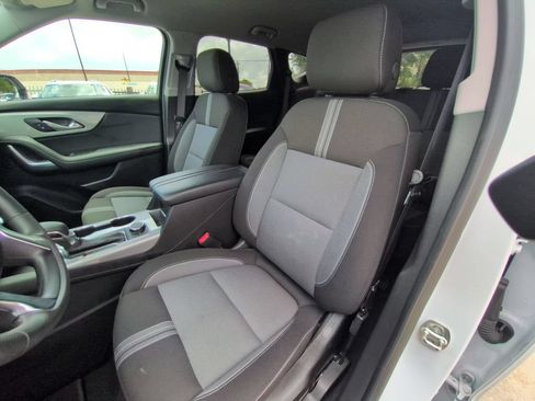Used 2025 Chevrolet Blazer LT FWD image 24