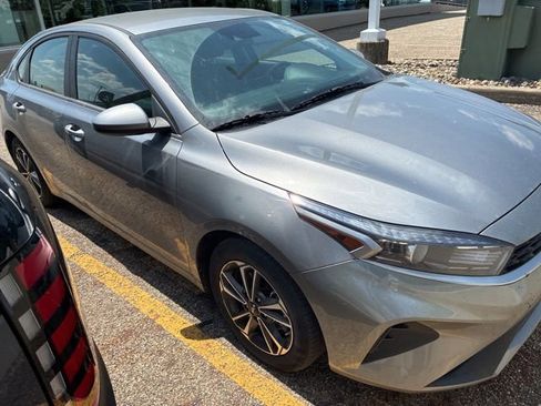 Used 2024 Kia Forte LXS FWD image 3
