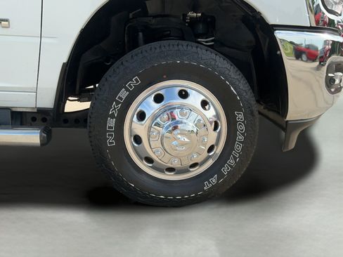 Certified 2024 RAM 3500 Big Horn AWD/4WD image 9