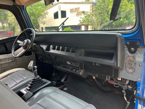 Used 1991 Jeep Wrangler Islander image 26