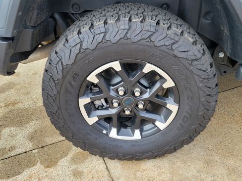 Used 2025 Jeep Wrangler Unlimited Rubicon 4xe w/ Safety Group AWD/4WD image 5