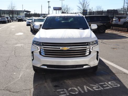 Used 2024 Chevrolet Suburban High Country w/ Premium Package image 3