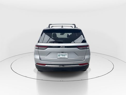 Used 2024 Jeep Grand Cherokee Laredo X w/ Trailer Tow Package image 7