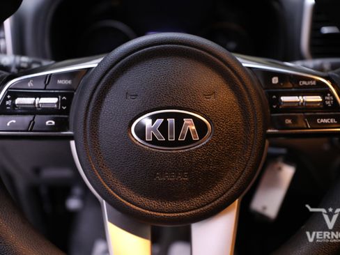 Used 2020 Kia Sportage LX image 21