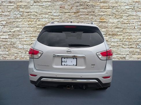 Used 2014 Nissan Pathfinder SL w/ SL Premium Package FWD image 6