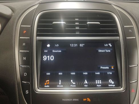 Used 2019 Lincoln Nautilus Select FWD image 9