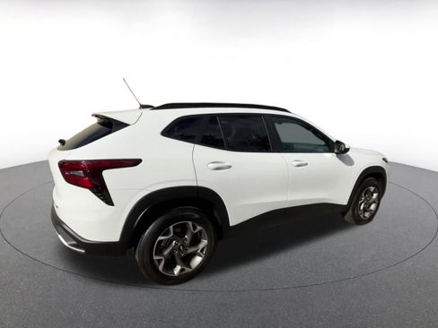 Used 2025 Chevrolet Trax LT image 15