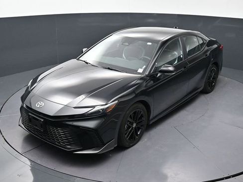 Used 2025 Toyota Camry SE FWD image 23