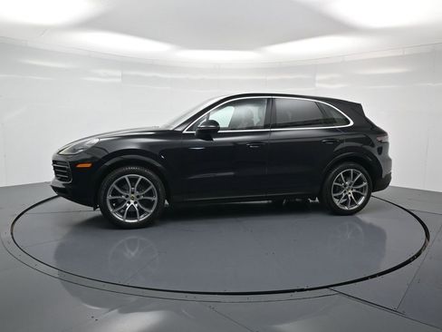 Used 2020 Porsche Cayenne image 2