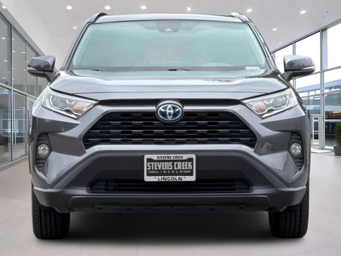 Used 2021 Toyota RAV4 XLE w/ Convenience Package AWD/4WD image 9