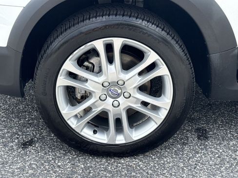 Used 2016 Volvo XC70 T5 Platinum w/ Protection Package FWD image 12