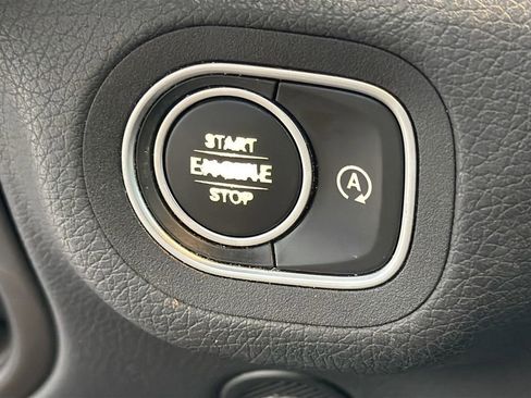 Used 2020 Mercedes-Benz GLE 350 GLE 350 w/ 3rd Row Seat Package image 36