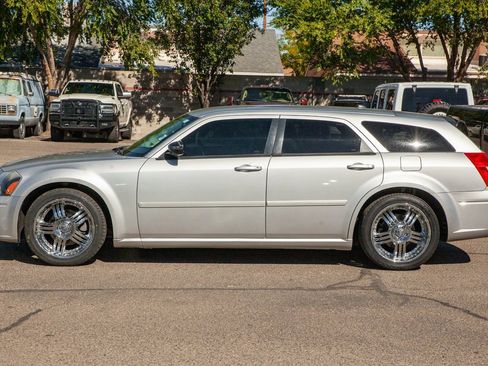 Used 2005 Dodge Magnum SE image 8