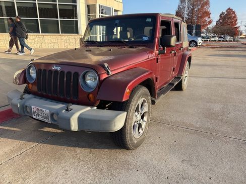 Used 2007 Jeep Wrangler Unlimited Sahara w/ Dual Top Group image 6