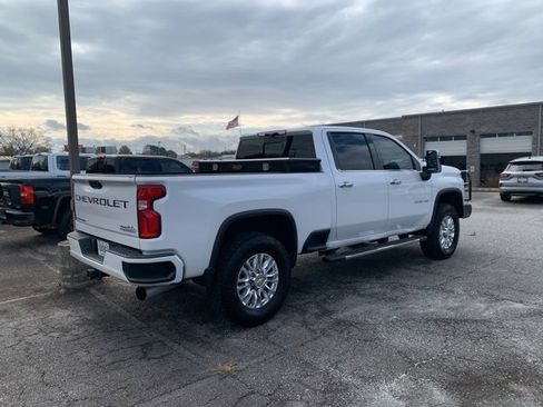 Used 2023 Chevrolet Silverado 2500 High Country w/ Z71 Off-Road Package image 4