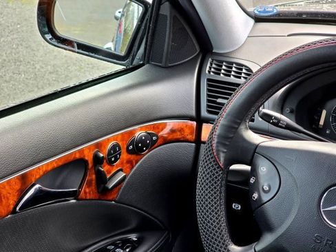 Used 2005 Mercedes-Benz E 320 4MATIC Sedan image 15