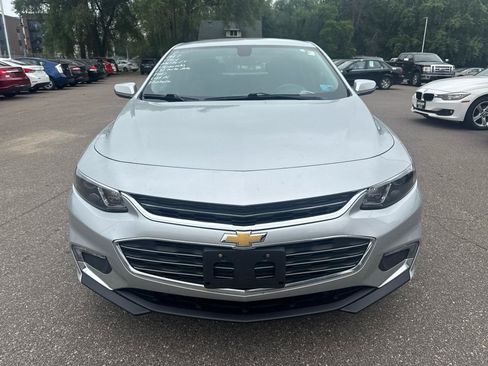 Used 2017 Chevrolet Malibu LT FWD image 2