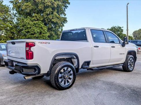 Used 2023 Chevrolet Silverado 2500 Custom w/ Custom Convenience Package image 8