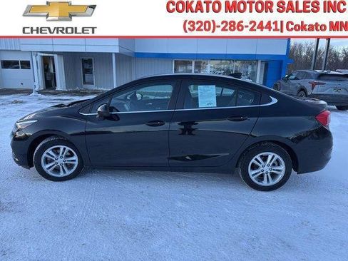 Used 2018 Chevrolet Cruze LT w/ Convenience Package image 4