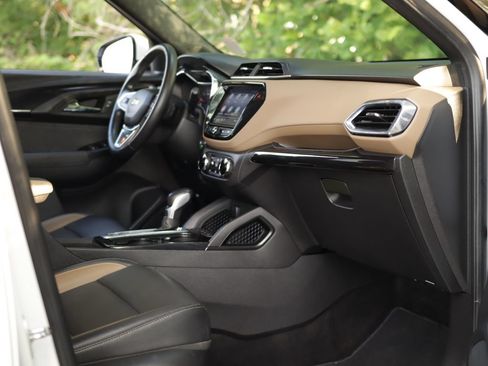 Used 2021 Chevrolet TrailBlazer ACTIV w/ Convenience Package FWD image 28