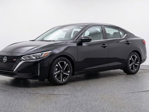 Used 2025 Nissan Sentra SV FWD image 3