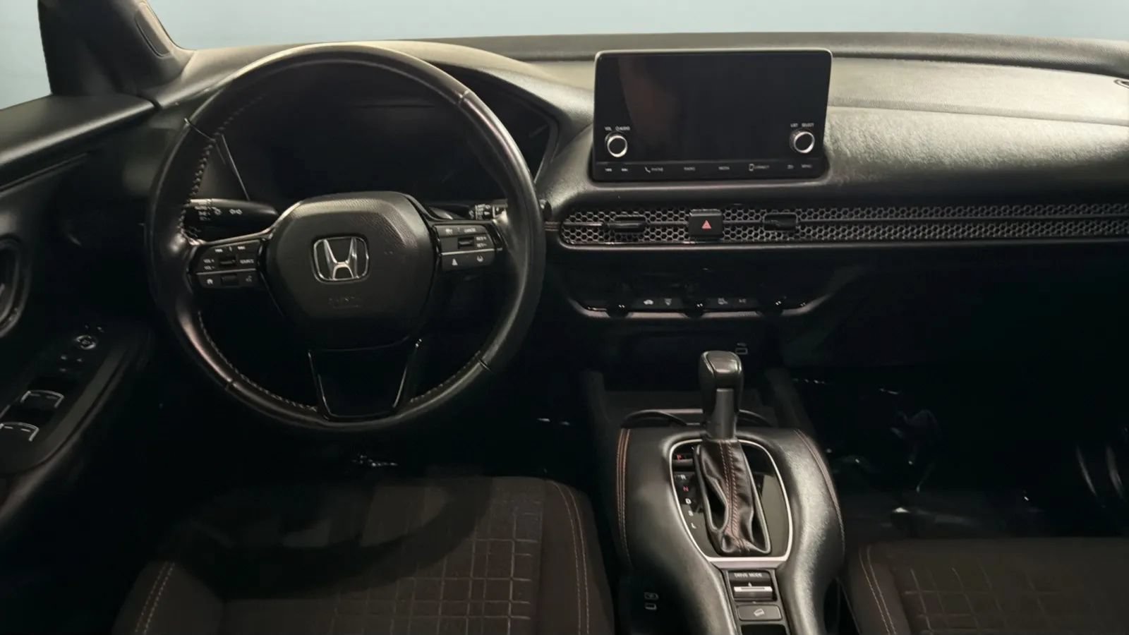 Used 2025 Honda HR-V Sport image 10