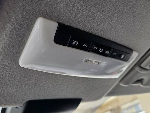 Used 2021 Nissan Kicks SV FWD image 23