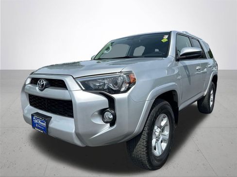 Used 2016 Toyota 4Runner SR5 AWD/4WD image 2