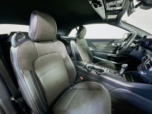 Used 2024 Ford Mustang Convertible RWD image 25