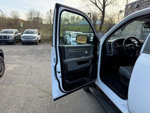 Used 2016 RAM 1500 Big Horn AWD/4WD image 29