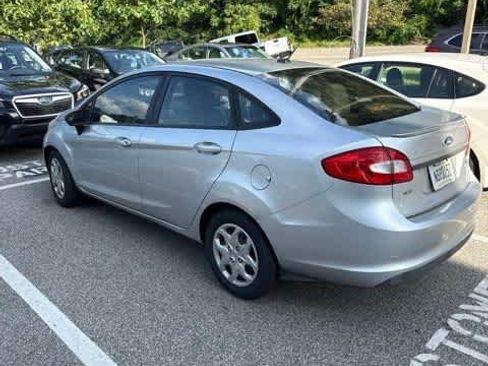 Used 2011 Ford Fiesta SE w/ Super Fuel Economy Pkg FWD image 1