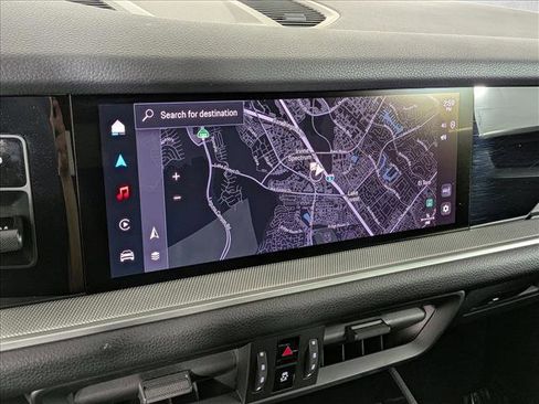 Certified 2025 Porsche Cayenne AWD/4WD image 18