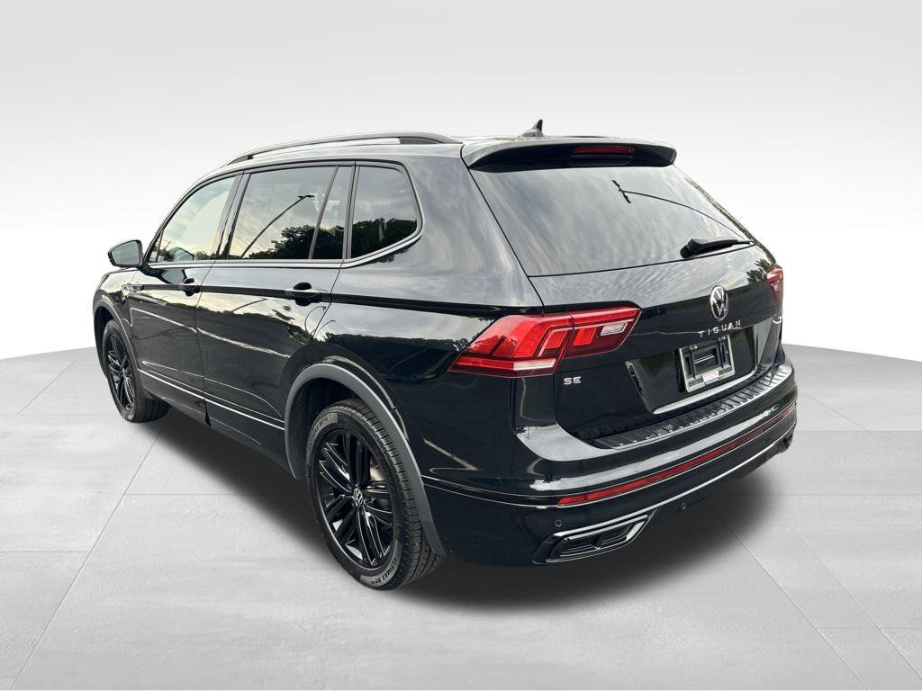 Used 2022 Volkswagen Tiguan SE R-Line AWD/4WD image 3