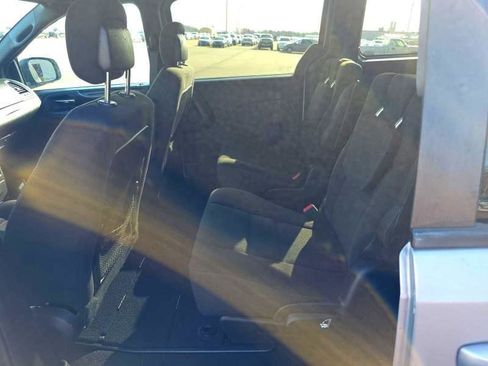 Used 2017 Dodge Grand Caravan SE FWD image 13