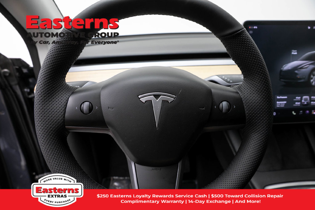 Used 2022 Tesla Model Y Long Range AWD/4WD image 11