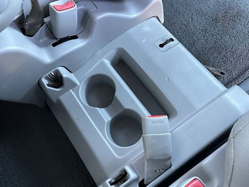 Used 2015 Toyota Sienna XLE image 17