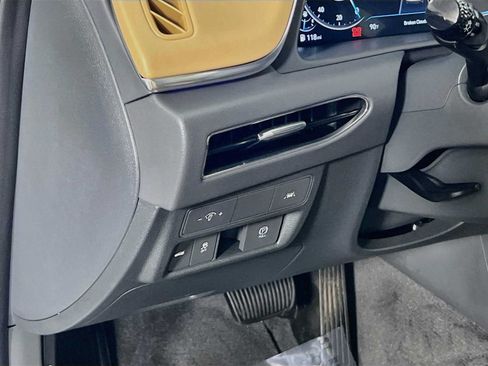 Certified 2023 Hyundai Sonata Limited w/ Preferred Accessory Package FWD image 10
