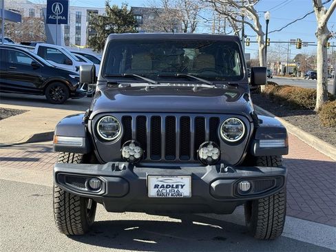 Used 2019 Jeep Wrangler Unlimited Sahara image 2