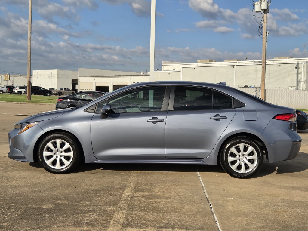 Used 2024 Toyota Corolla LE FWD image 6