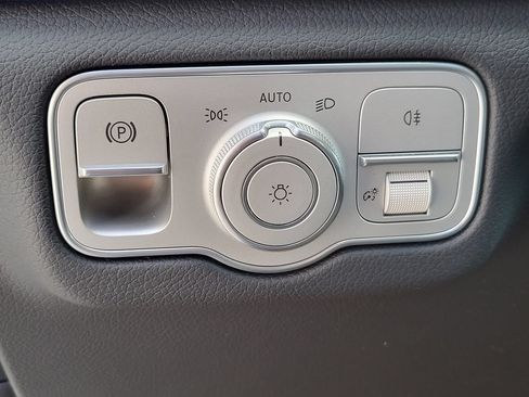 Used 2025 Mercedes-Benz GLS 450 4MATIC image 22