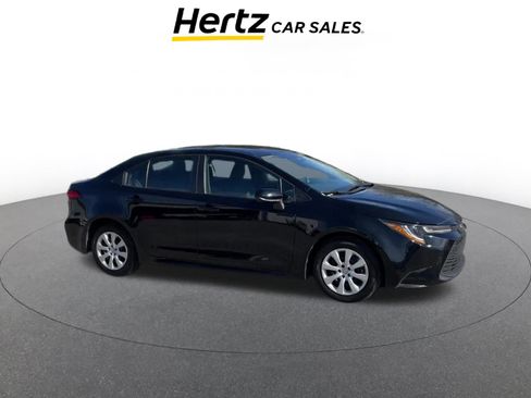 Used 2025 Toyota Corolla LE image 1