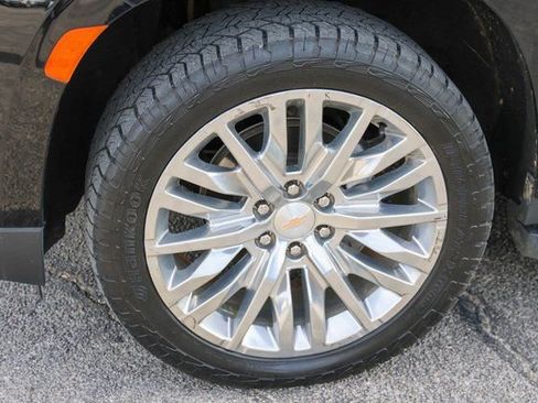 Used 2024 Chevrolet Tahoe High Country AWD/4WD image 7