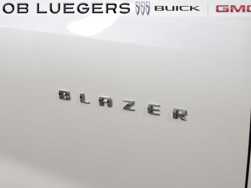 Certified 2022 Chevrolet Blazer Premier w/ Enhanced Convenience Package image 4