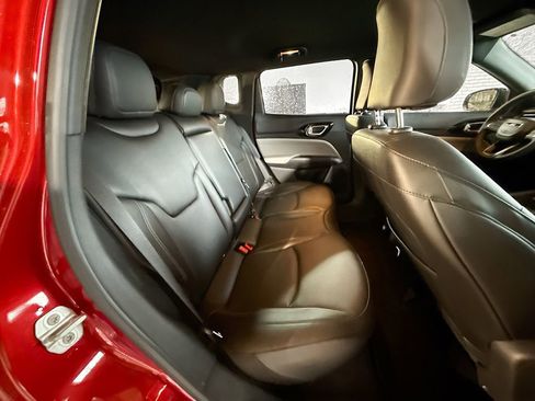 Used 2026 Jeep Compass Limited image 30